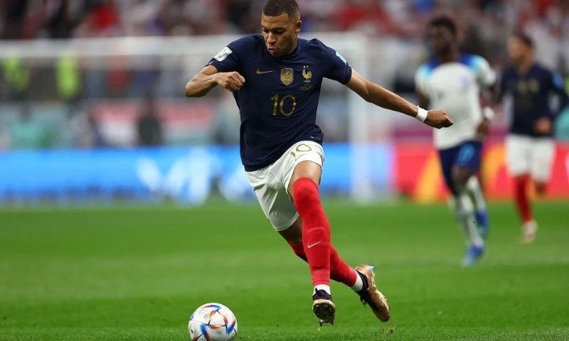 Lý do Mbappe quyết định ở lại PSG